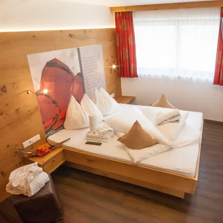 - Premium Mountain&garden