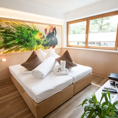 - Premium Mountain&garden מלון דירות 4*