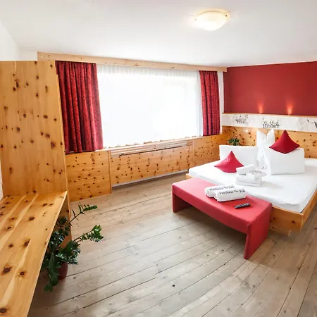 - Premium Mountain&garden Apart-hotel 4*