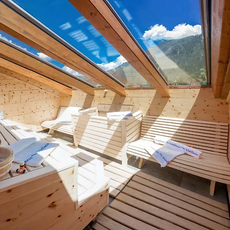 - Premium Mountain&garden 4* Майрхофен