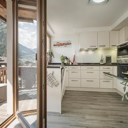 - Premium Mountain&garden 4* מאיירהופן