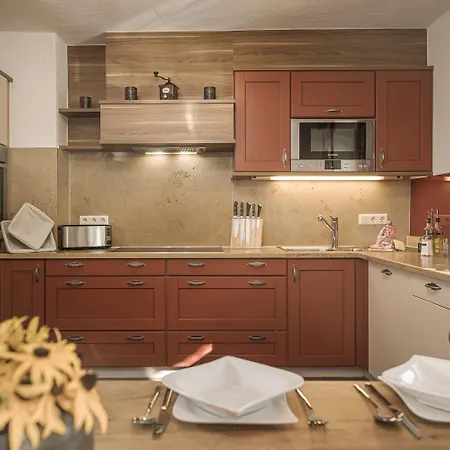 Ξενοδοχείο με διαμερίσματα - Premium Mountain&garden 4*