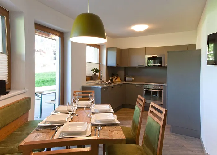 - Premium Mountain&garden Apartmanhotel Mayrhofen