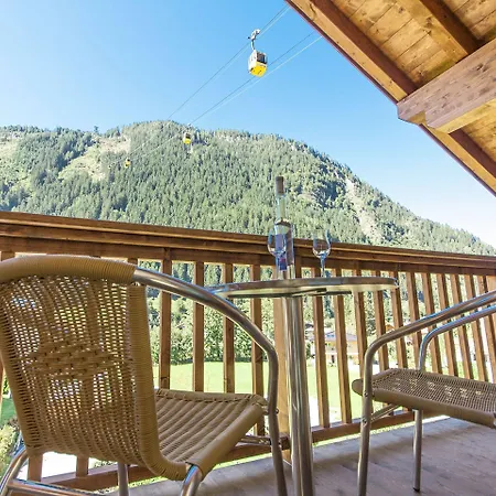 – Premium Mountain&garden Aparthotel 4*